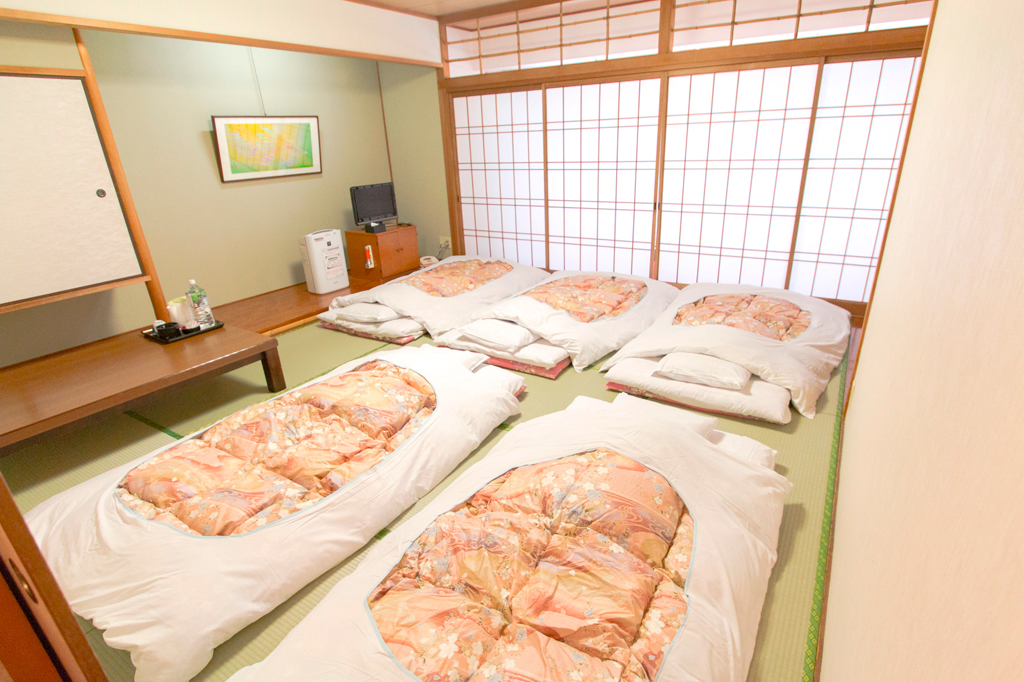 Futon bedding for 5 people